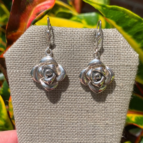 Vintage Jewelry - Vintage 925 3-D Flower Dangle Leverback Earrings